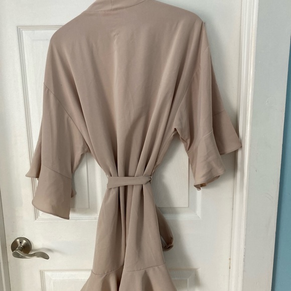 Birdy Grey Kenny Ruffle Robe M/L Taupe - Picture 3 of 3
